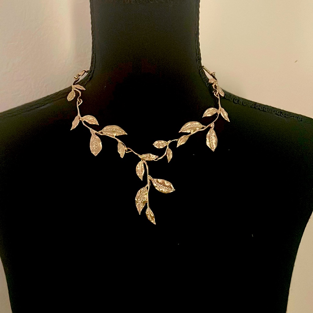 Gorgeous Black House White Market Neckless Retails For 75 New 27$